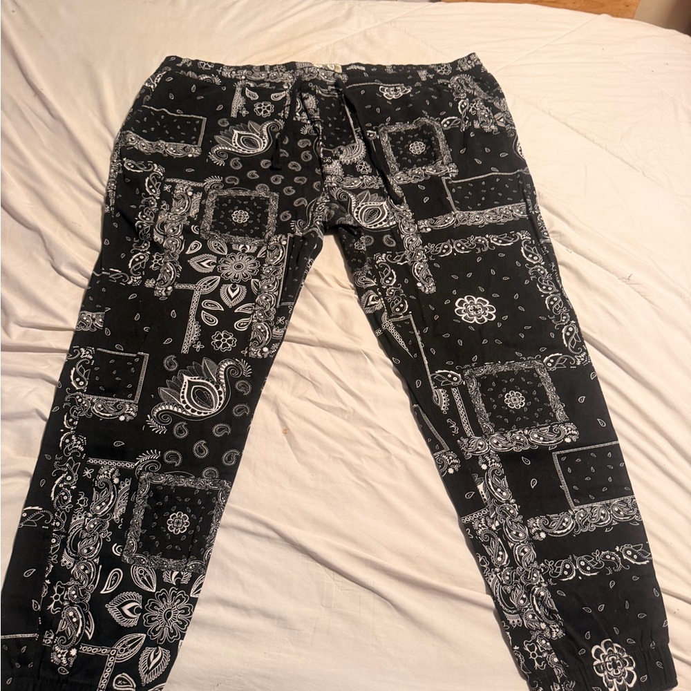 Fresh Black and White Paisley Joggers